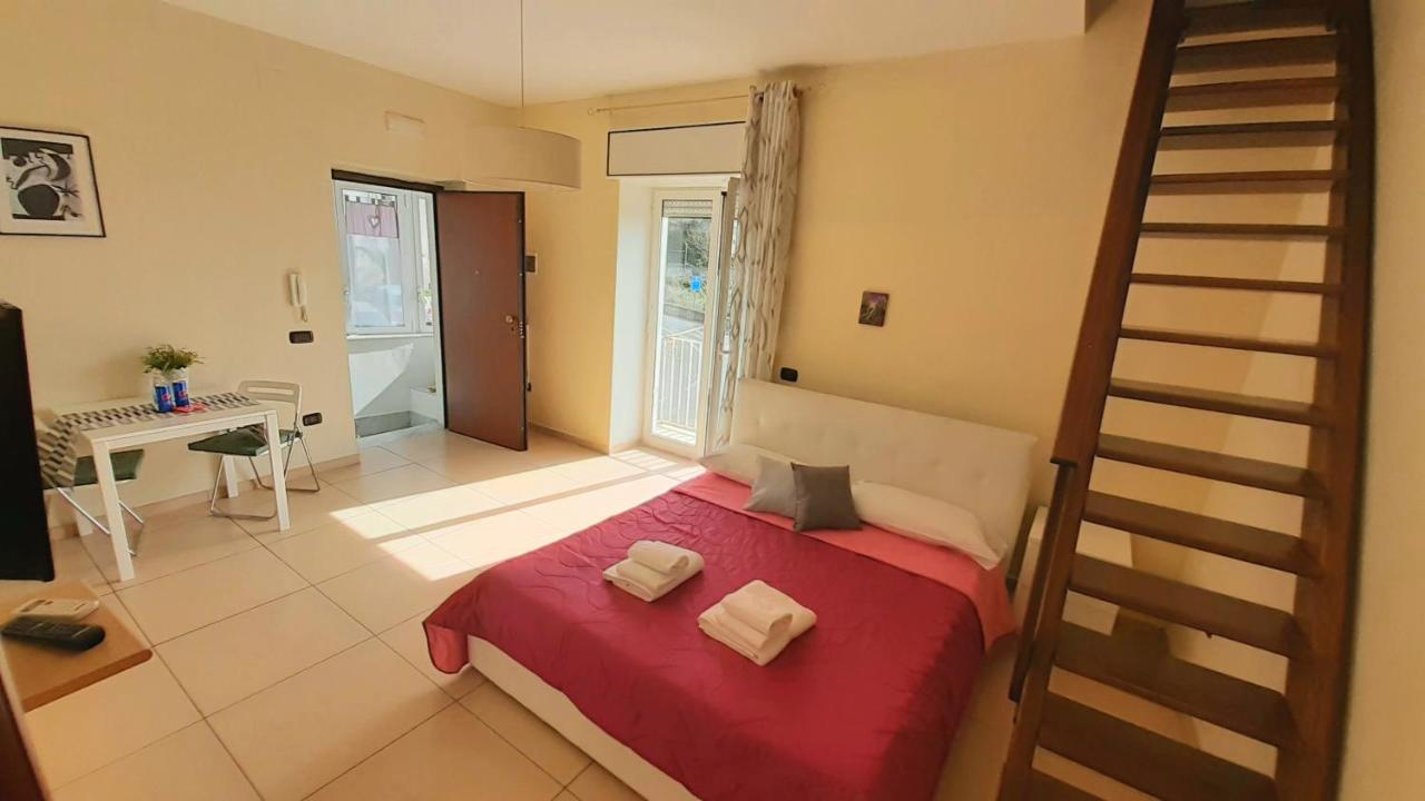 Apartment Regina Giovanna Соренто Екстериор снимка